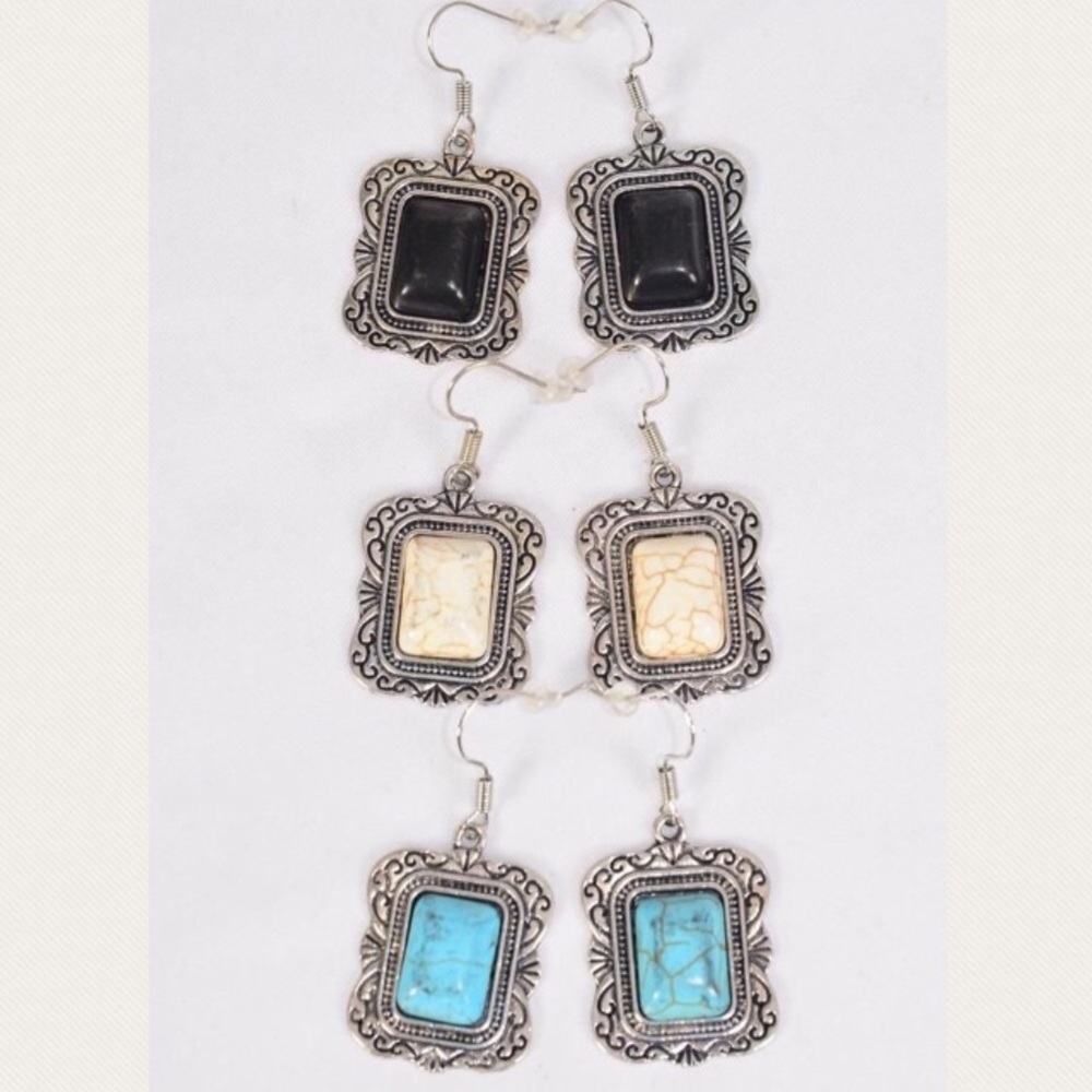 Earrings Turquoise semiprecious stone great gift NEW